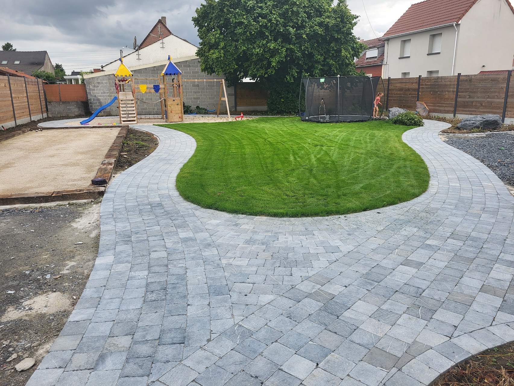 384794944_767687958701737_7967075719192271431_n