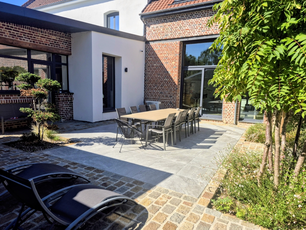 Aménagement d’une cour pavée à Arras